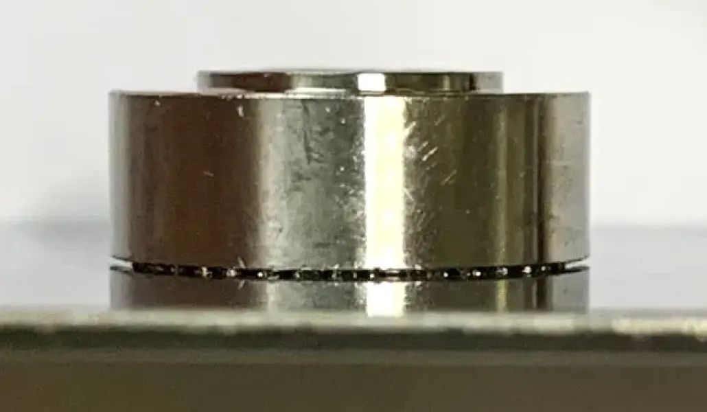 セルファスナー（FSS-304シリーズ）の製品画像